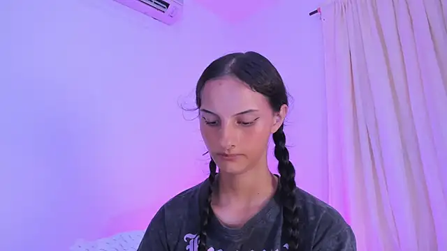 ninaht online show from April 12, 2026, 10:04 pm