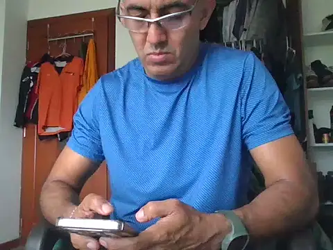 Snapshot of exmilitary chatting on May 31, 2026, 12:56 pm exmilitary online show from May 31, 2026, 12:56 pm