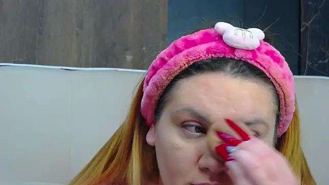 MelanieBrownn online show from December 17, 2025, 6:41 am