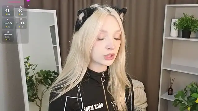 Naughty  Couplles online show from April 8, 2026, 4:12 am