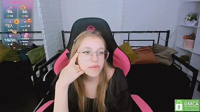 Snapshot of LayriantaVee chatting on January 21, 2025, 6:54 am LayriantaVee online show from January 21, 2025, 6:54 am