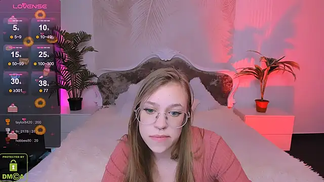 Snapshot of LayriantaVee chatting on January 25, 2025, 1:19 pm LayriantaVee online show from January 25, 2025, 1:19 pm