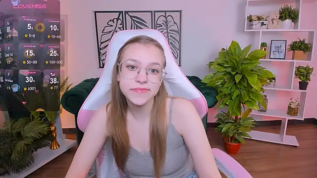 Snapshot of LayriantaVee chatting on February 2, 2025, 7:20 am LayriantaVee online show from February 2, 2025, 7:20 am