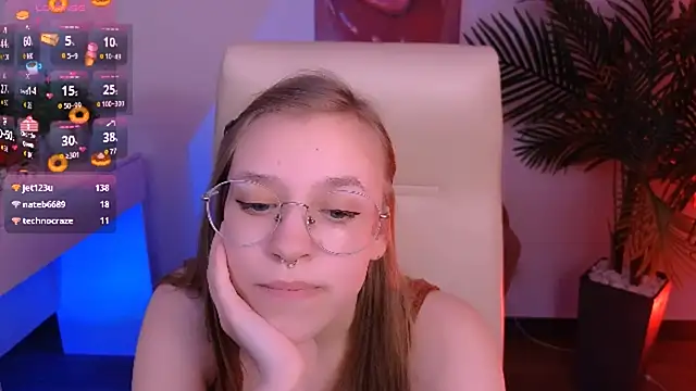 Snapshot of LayriantaVee chatting on February 5, 2025, 1:11 pm LayriantaVee online show from February 5, 2025, 1:11 pm