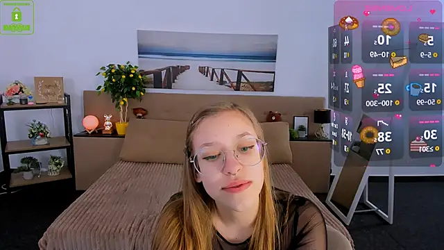 Snapshot of LayriantaVee chatting on February 18, 2025, 1:11 pm LayriantaVee online show from February 18, 2025, 1:11 pm