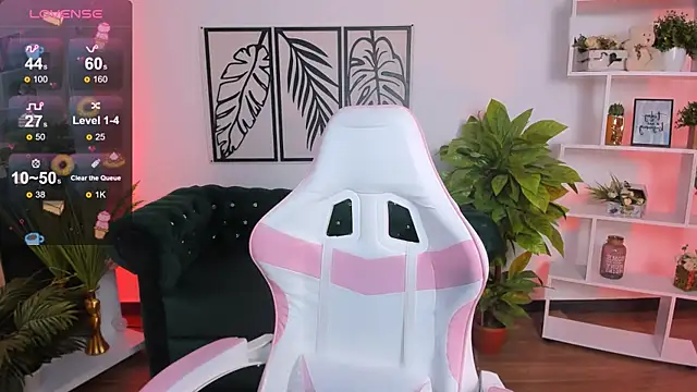 Snapshot of LayriantaVee chatting on February 21, 2025, 6:51 am LayriantaVee online show from February 21, 2025, 6:51 am