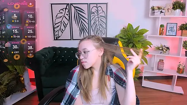 Snapshot of LayriantaVee chatting on February 25, 2025, 6:47 am LayriantaVee online show from February 25, 2025, 6:47 am