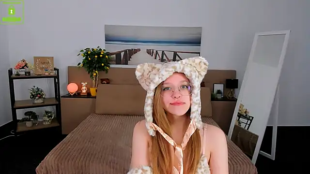 Snapshot of LayriantaVee chatting on March 3, 2025, 7:10 am LayriantaVee online show from March 3, 2025, 7:10 am