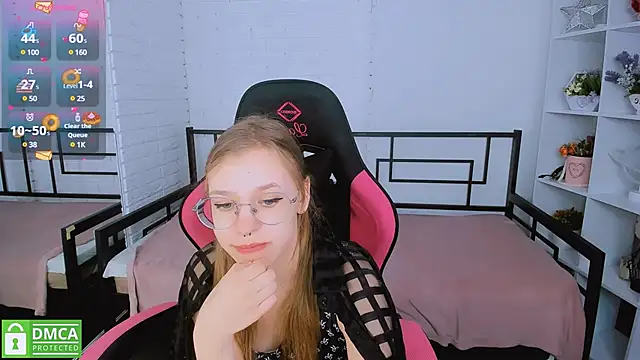 Snapshot of LayriantaVee chatting on March 11, 2025, 7:15 am LayriantaVee online show from March 11, 2025, 7:15 am