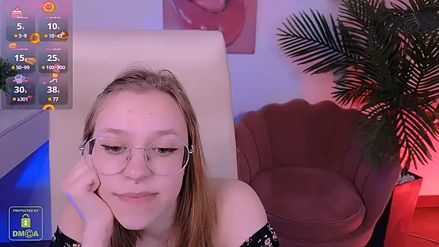 Snapshot of LayriantaVee chatting on March 14, 2025, 10:29 am LayriantaVee online show from March 14, 2025, 10:29 am