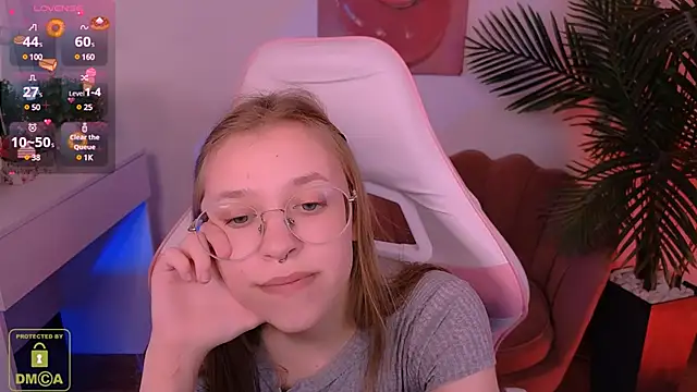 Snapshot of LayriantaVee chatting on March 16, 2025, 10:22 am LayriantaVee online show from March 16, 2025, 10:22 am