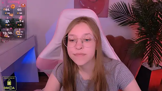 Snapshot of LayriantaVee chatting on March 16, 2025, 1:27 pm LayriantaVee online show from March 16, 2025, 1:27 pm