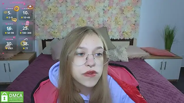 Snapshot of LayriantaVee chatting on October 1, 2025, 5:57 am LayriantaVee online show from October 1, 2025, 5:57 am