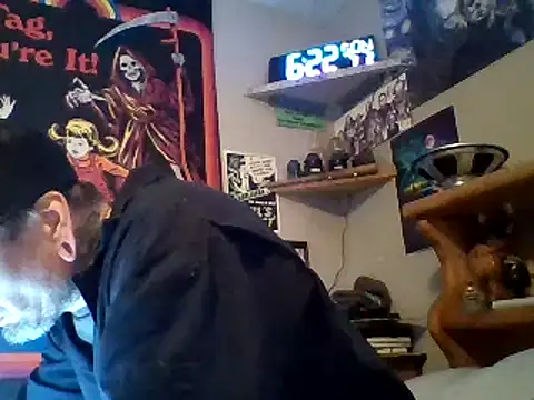 Snapshot of clitstitsandbongrips chatting on March 20, 2025, 5:58 pm clitstitsandbongrips online show from March 20, 2025, 5:58 pm