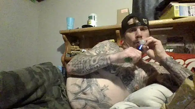 Snapshot of clitstitsandbongrips chatting on September 22, 2025, 9:06 pm clitstitsandbongrips online show from September 22, 2025, 9:06 pm