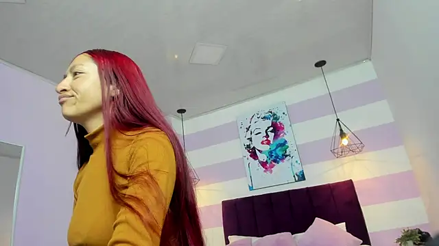 Scarlett  bell online show from November 5, 2025, 1:22 pm