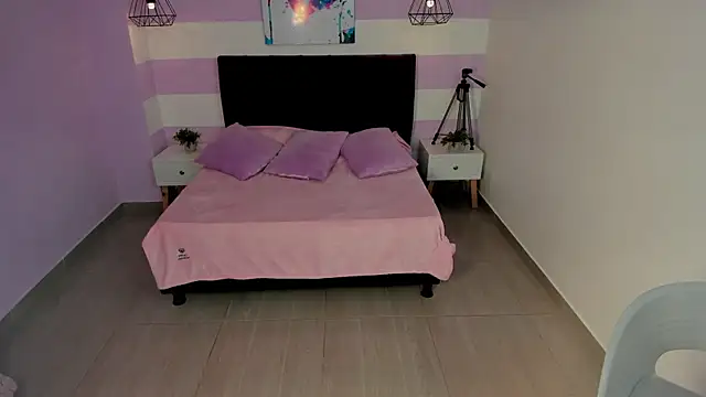 Scarlett  bell online show from November 29, 2025, 1:14 pm