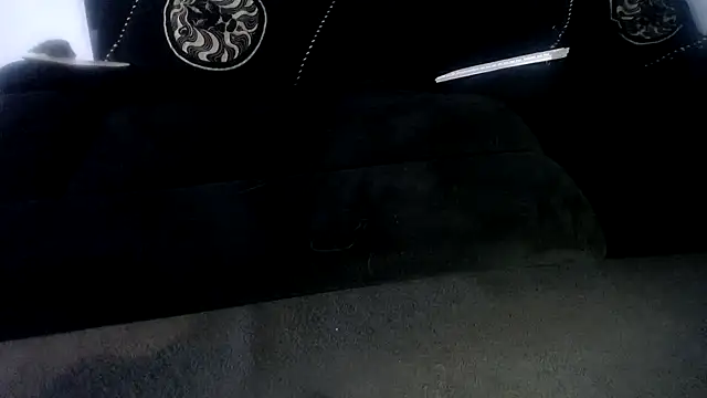 Niquitasparkles online show from December 14, 2025, 10:36 pm