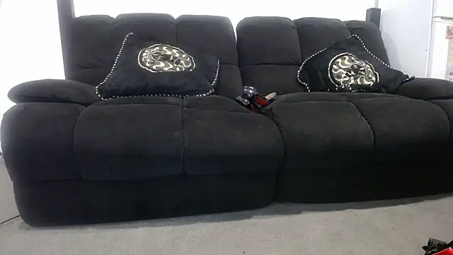 Niquitasparkles online show from March 2, 2026, 8:10 am