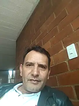 Snapshot of RogueTraveler chatting on March 2, 2025, 4:10 pm RogueTraveler online show from March 2, 2025, 4:10 pm