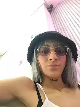 Dani pegin online show from October 25, 2025, 2:02 pm