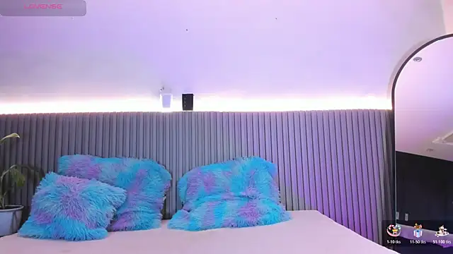 valentina lux online show from December 20, 2025, 7:21 pm