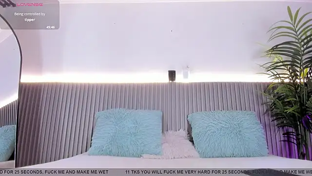 valentina lux online show from March 7, 2026, 7:22 pm