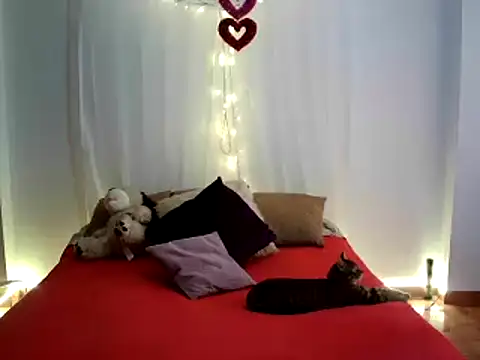 Snapshot of Hanna_Charming chatting on February 20, 2025, 8:25 pm Hanna Charming online show from February 20, 2025, 8:25 pm