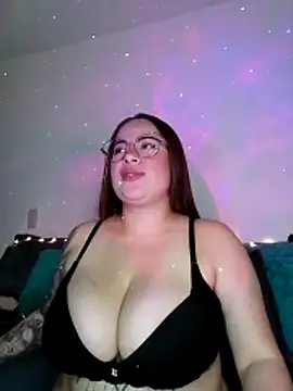 soofy   online show from March 24, 2026, 3:44 am