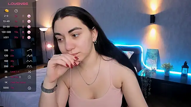 Snapshot of hannacheekss_ chatting on January 10, 2025, 1:53 am hannacheekss  online show from January 10, 2025, 1:53 am