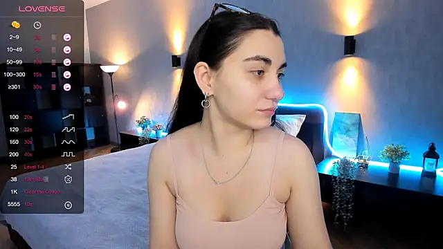 Snapshot of hannacheekss_ chatting on January 14, 2025, 2:08 am hannacheekss  online show from January 14, 2025, 2:08 am