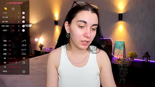 Snapshot of hannacheekss_ chatting on January 28, 2025, 5:11 am hannacheekss  online show from January 28, 2025, 5:11 am