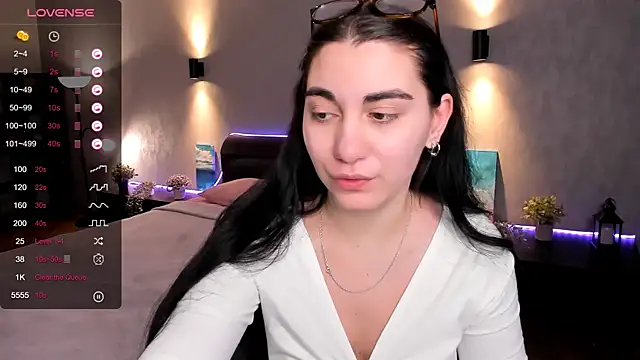 Snapshot of hannacheekss_ chatting on February 12, 2025, 4:54 am hannacheekss  online show from February 12, 2025, 4:54 am