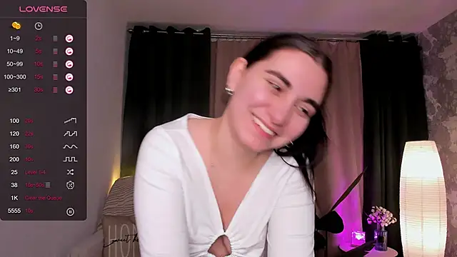 Snapshot of hannacheekss_ chatting on February 17, 2025, 3:09 pm hannacheekss  online show from February 17, 2025, 3:09 pm