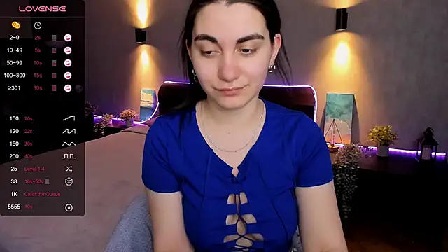 Snapshot of hannacheekss_ chatting on February 20, 2025, 8:17 am hannacheekss  online show from February 20, 2025, 8:17 am