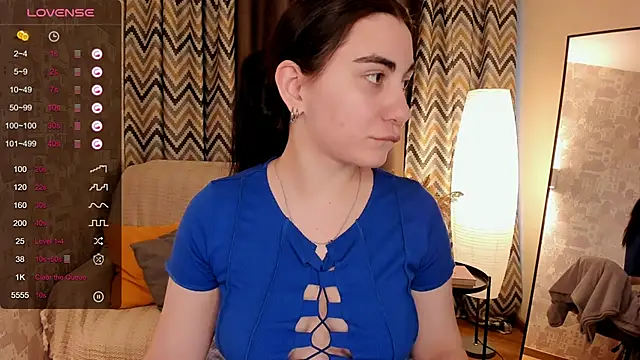 Snapshot of hannacheekss_ chatting on February 21, 2025, 8:40 am hannacheekss  online show from February 21, 2025, 8:40 am