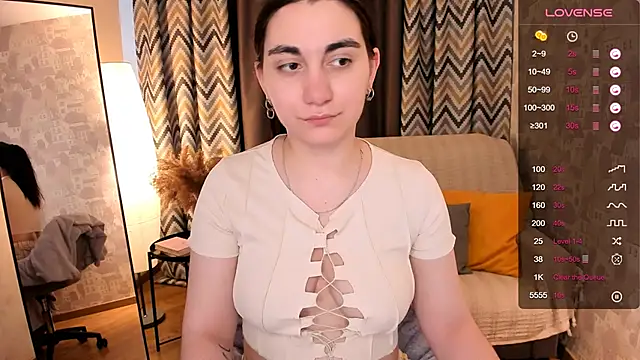 Snapshot of hannacheekss_ chatting on March 11, 2025, 8:30 am hannacheekss  online show from March 11, 2025, 8:30 am