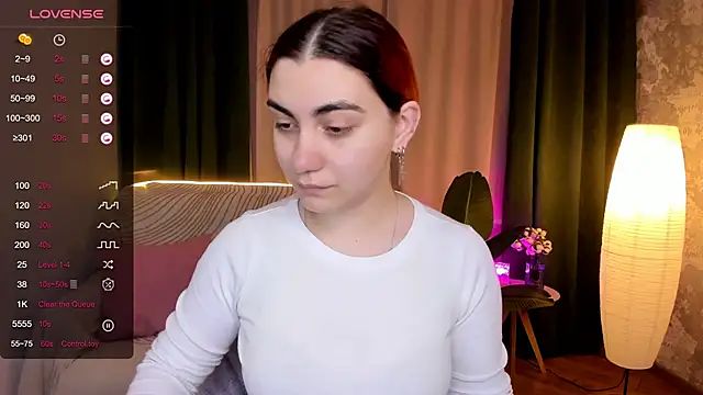 Snapshot of hannacheekss_ chatting on September 24, 2025, 2:15 am hannacheekss  online show from September 24, 2025, 2:15 am