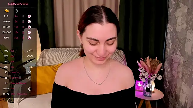 hannacheekss  online show from April 11, 2026, 7:45 am