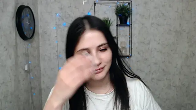 Snapshot of AliceSexyyy_ chatting on December 27, 2024, 11:21 pm AliceSexyyy  online show from December 27, 2024, 11:21 pm