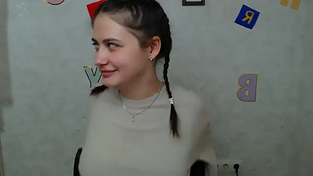 Snapshot of AliceSexyyy_ chatting on March 20, 2025, 11:27 am AliceSexyyy  online show from March 20, 2025, 11:27 am