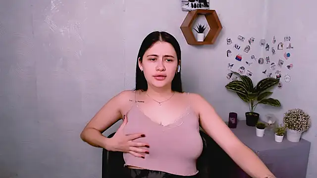 Snapshot of AliceSexyyy_ chatting on September 17, 2025, 6:20 pm AliceSexyyy  online show from September 17, 2025, 6:20 pm