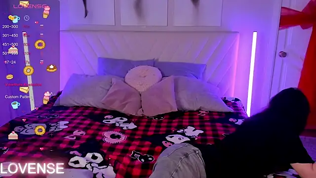 Snapshot of Emily_Strikeee chatting on February 6, 2026, 10:40 am Emily Strikeee online show from February 6, 2026, 10:40 am