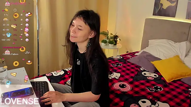 Snapshot of Emily_Strikeee chatting on February 8, 2026, 9:56 am Emily Strikeee online show from February 8, 2026, 9:56 am