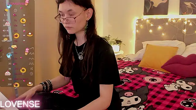 Snapshot of Emily_Strikeee chatting on February 22, 2026, 10:14 am Emily Strikeee online show from February 22, 2026, 10:14 am