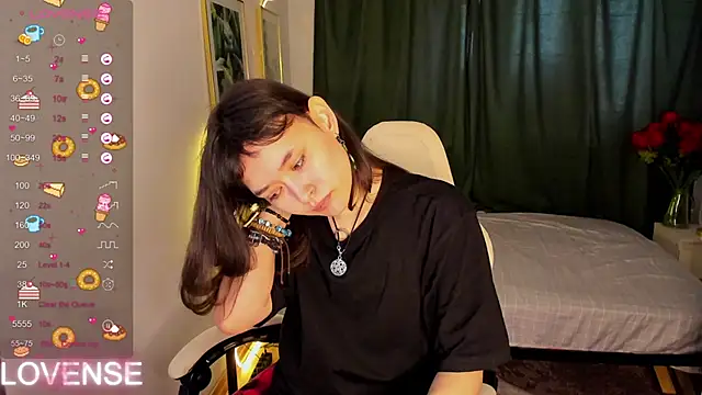 Snapshot of Emily_Strikeee chatting on April 9, 2026, 1:27 am Emily Strikeee online show from April 9, 2026, 1:27 am