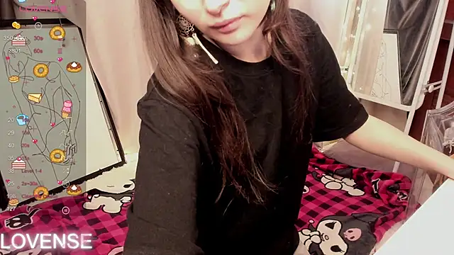 Snapshot of Emily_Strikeee chatting on April 10, 2026, 1:11 am Emily Strikeee online show from April 10, 2026, 1:11 am