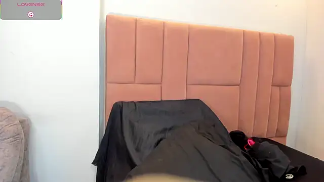 Snapshot of JennieRosse chatting on June 20, 2026, 12:41 pm JennieRosse online show from June 20, 2026, 12:41 pm