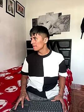 Snapshot of The__Rodriguez chatting on December 5, 2025, 3:30 pm The Rodriguez online show from December 5, 2025, 3:30 pm