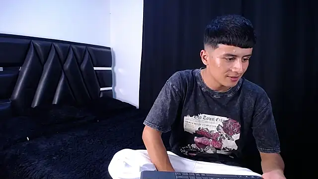 Snapshot of The__Rodriguez chatting on May 31, 2026, 6:20 pm The Rodriguez online show from May 31, 2026, 6:20 pm
